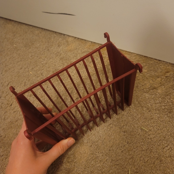 Small Pet Hay Feeder - Picture 2 of 4